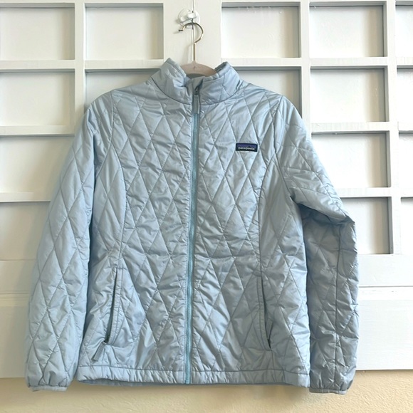 Patagonia ice blue coat size 16-18 girls or women’s xs